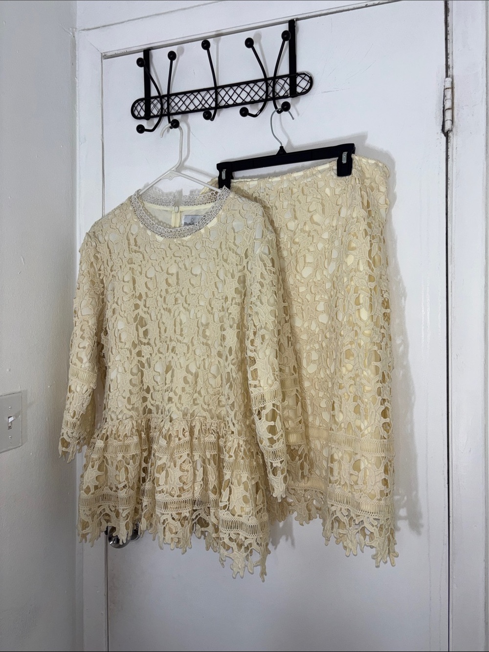 Dainty Jewells Cream Lace Skirt Set